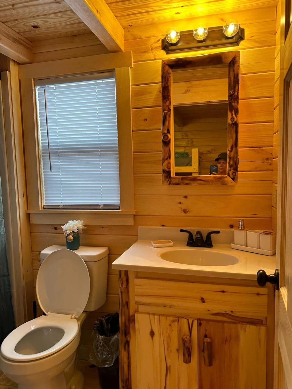 Get-Away Cabin In Surf City W Loft And Parking Exterior photo